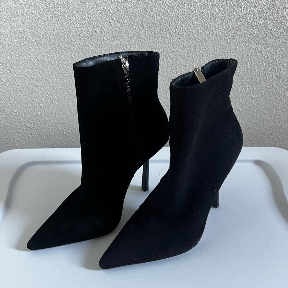 Shutz Keidy Elegant Black Ankle Boots size 8 excellent condition